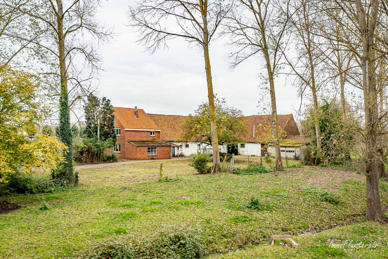 IN OPTIE - Te renoveren hoeve met woning, stallen, schuur en grond op ca. 5,6ha te Rotselaar (Vlaams-Brabant) 