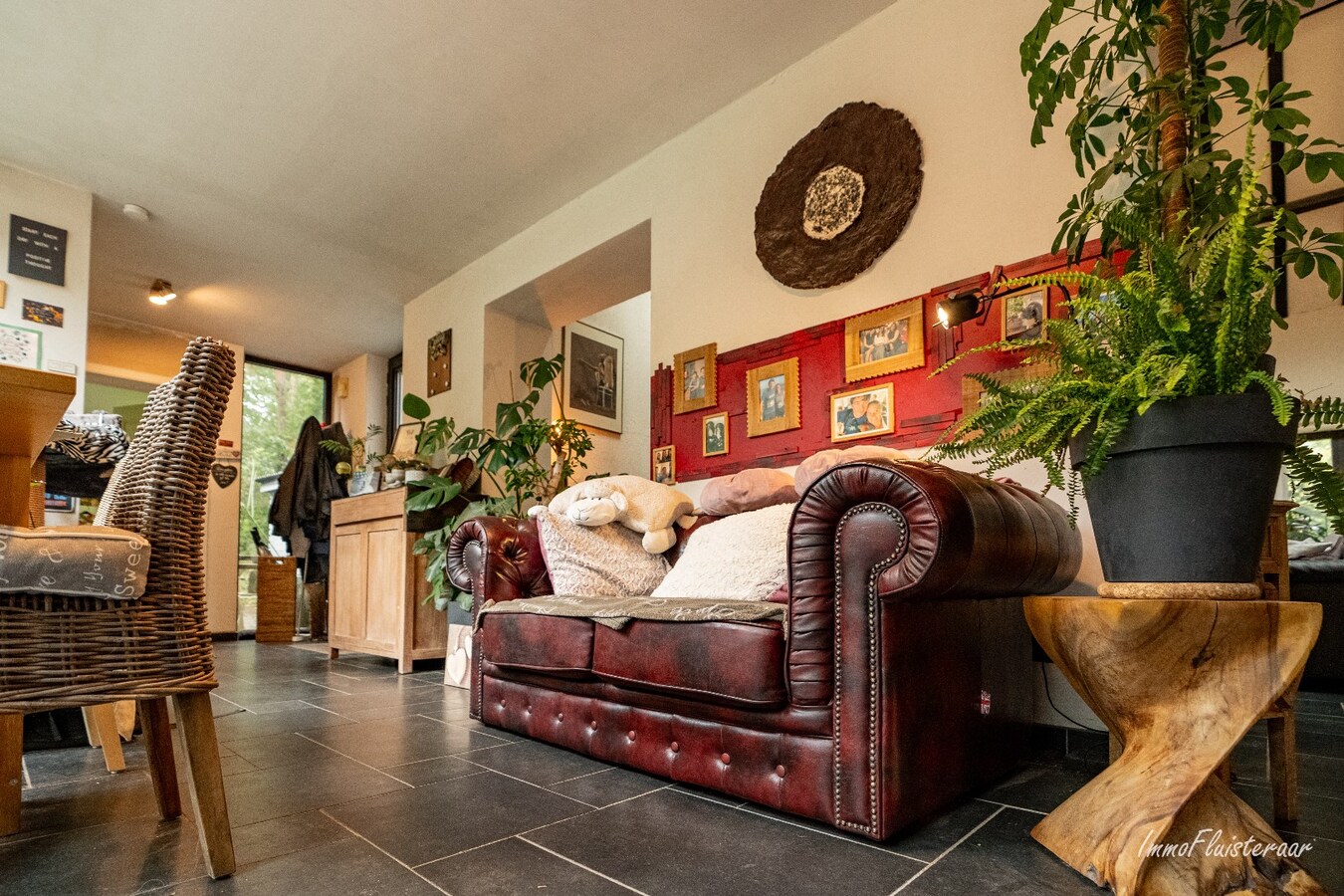 Ready-to-move-in house in a wooded area on approximately 24a in Keerbergen. 