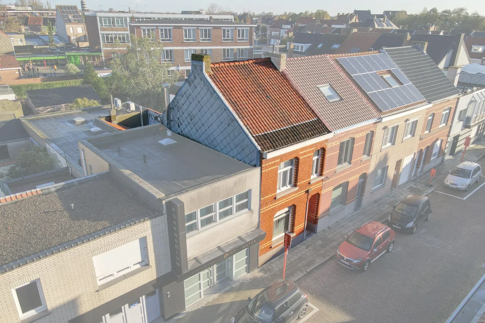 Karaktervolle te renoveren woning te Bredene