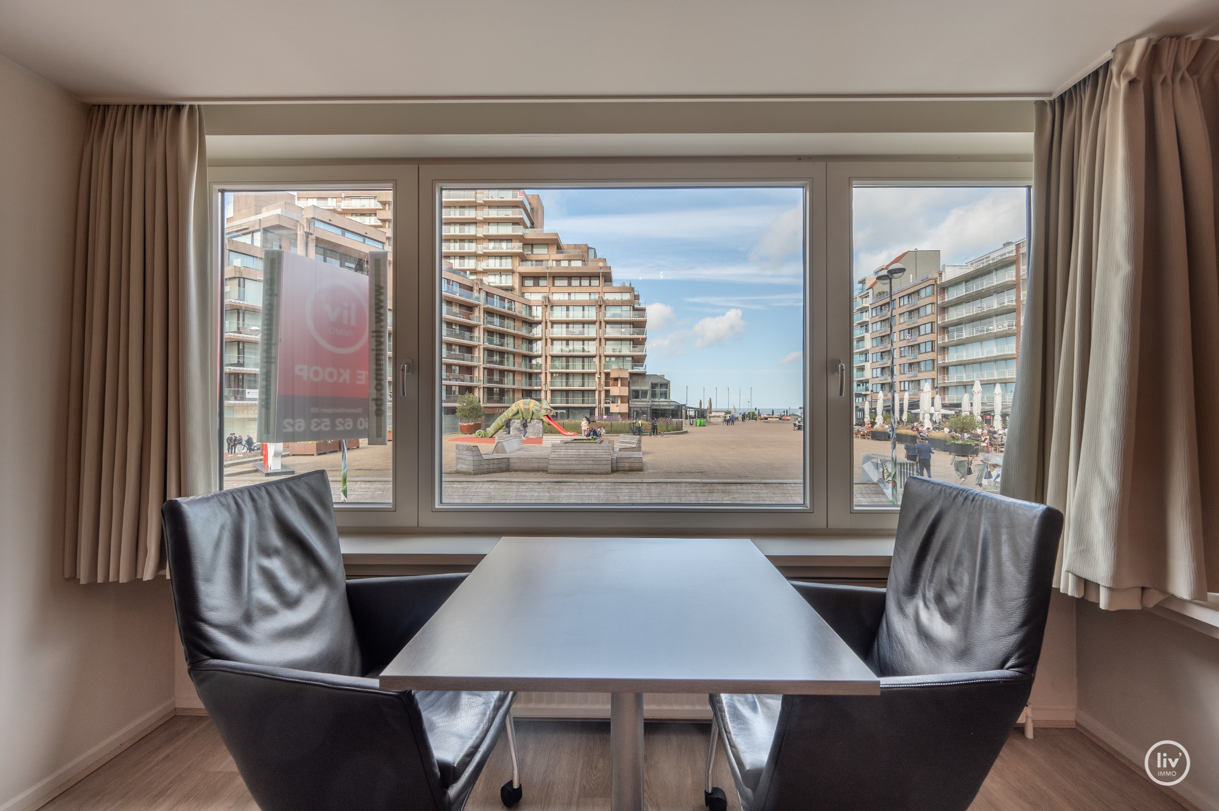 Agr&#233;able appartement de 2 chambres avec vue frontale sur la MER situ&#233; sur la place Vanbunnen &#224; Knokke. 