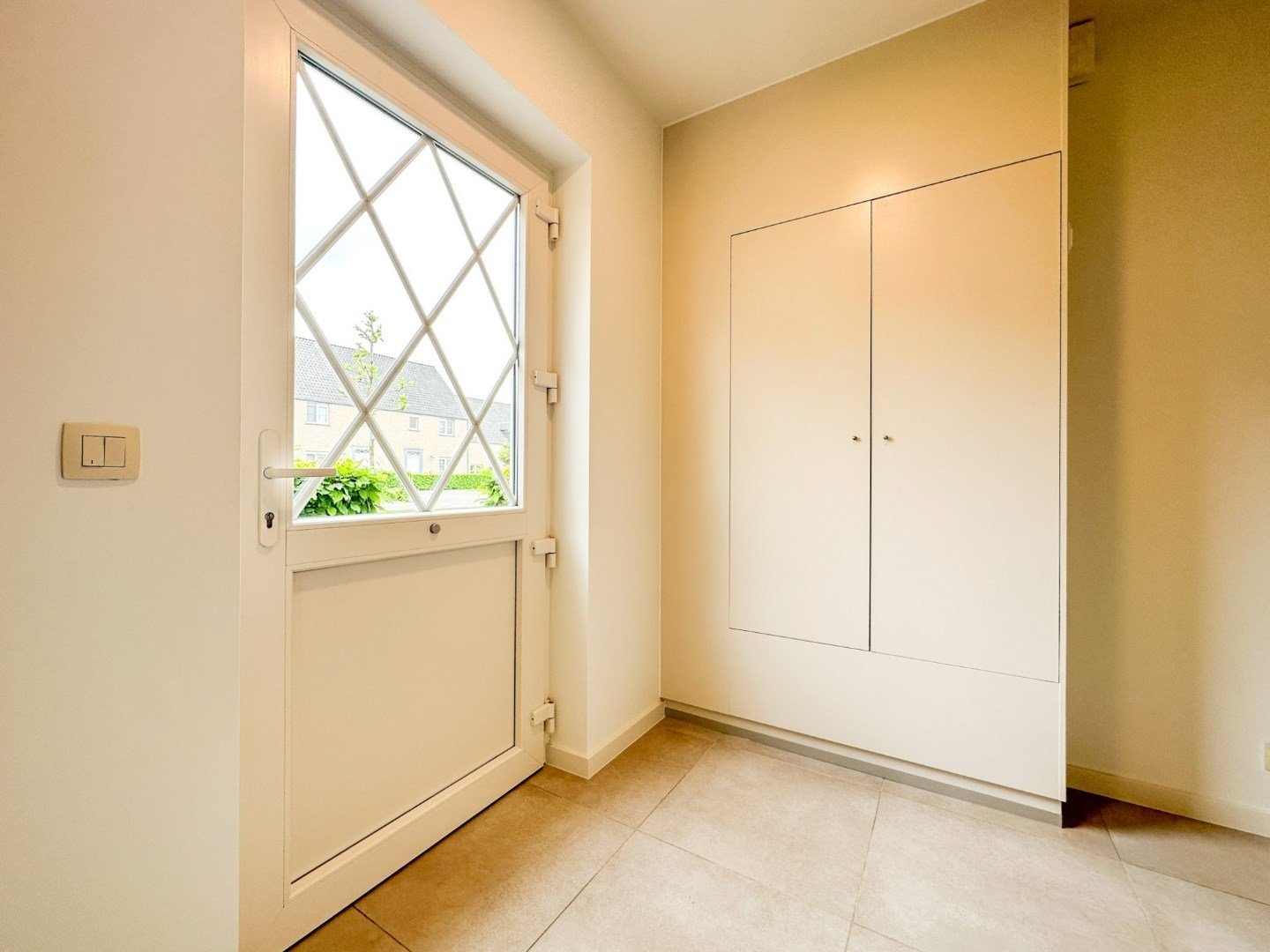 Instapklare woning met 3 slpk, tuin, autostaanplaats, rustige gelegen te Lichtervelde 