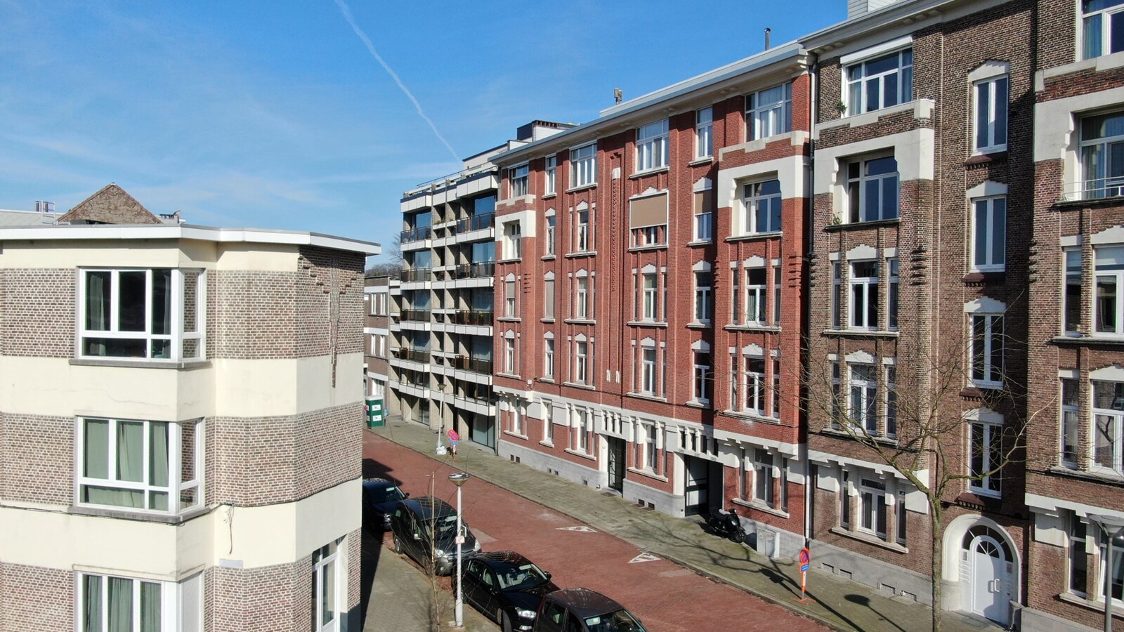 Ruim appartement met terras, garage en 3 slaapkamers in parkwijk Den Brandt 