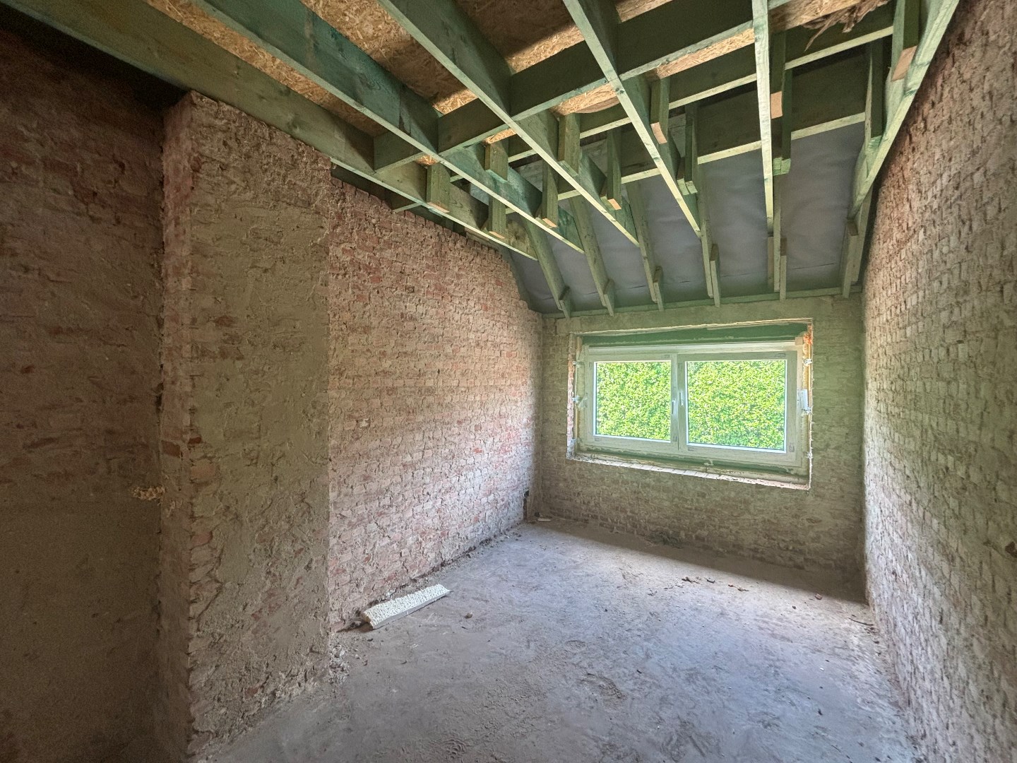 Ruime cascowoning met 4 slpk. op zuidgericht perceel van 9a 35ca in Mol 