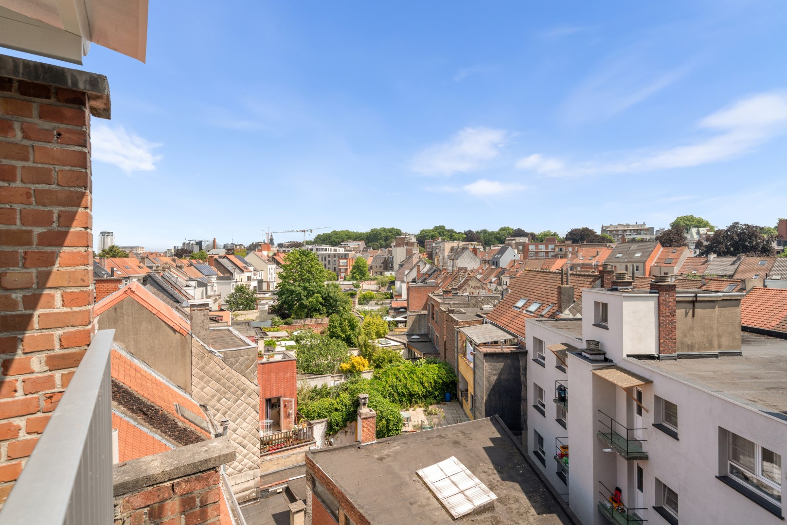 Instapklaar ruim hoek appartement met prachtig open zicht 