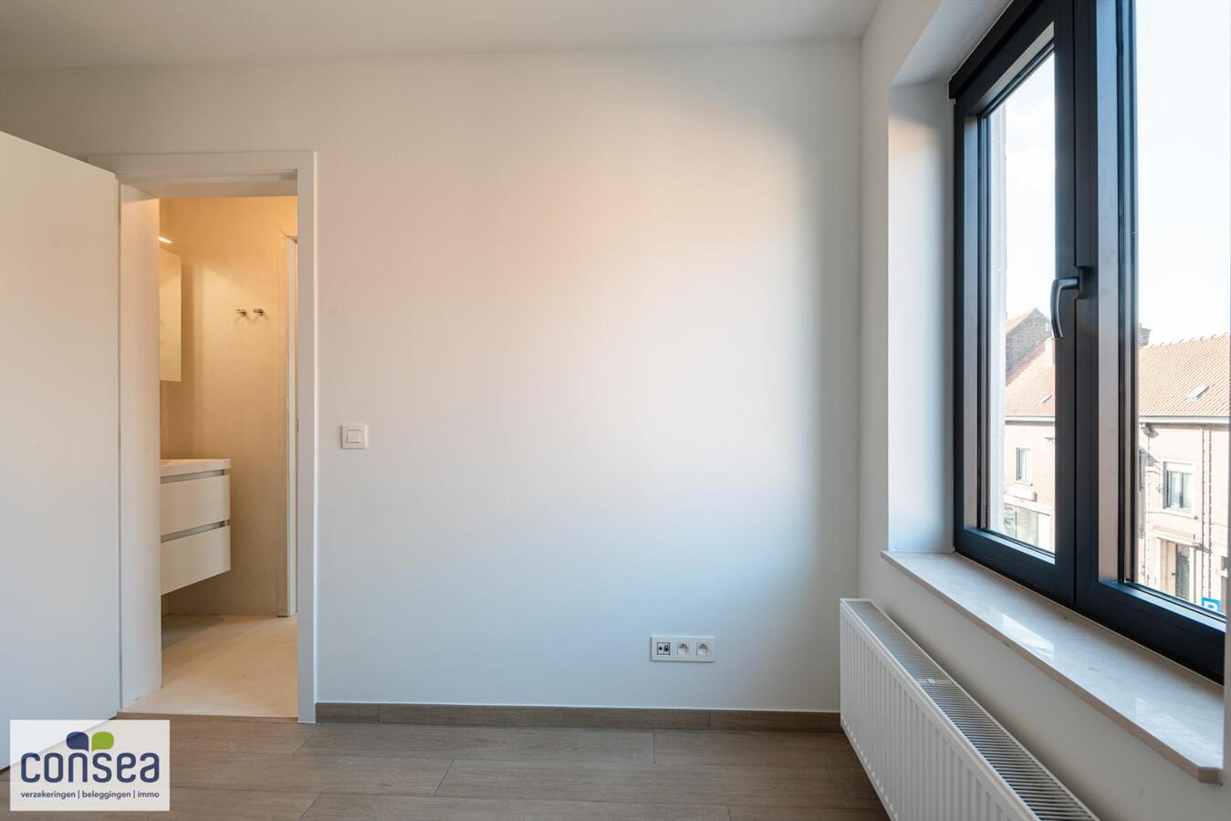 Lichtrijk appartement in het centrum van Maldegem met zicht op de kerk, zuid geori&#235;nteerd terras 