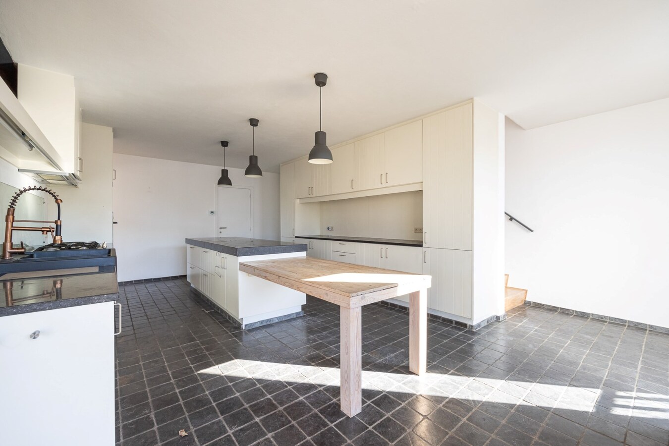 Zeer ruim, energiezuinig duplex appartement met 3 slaapkamers op toplocatie in centrum Schilde 