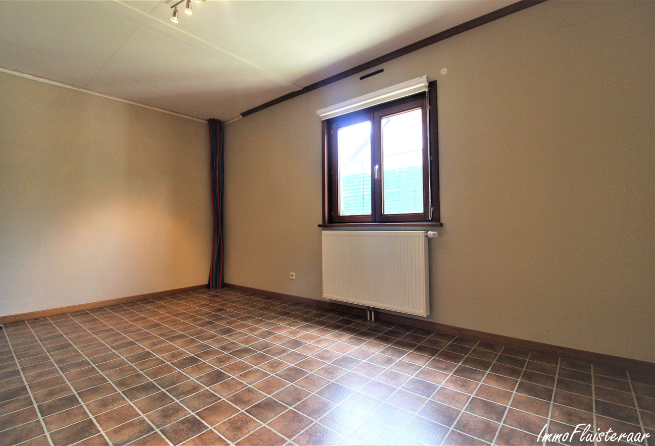 IN OPTIE - Woning met paardenstallen, aanhorigheden, buitenpiste en weiland op ca. 65a te Schaffen (Diest; Vlaams-Brabant) 