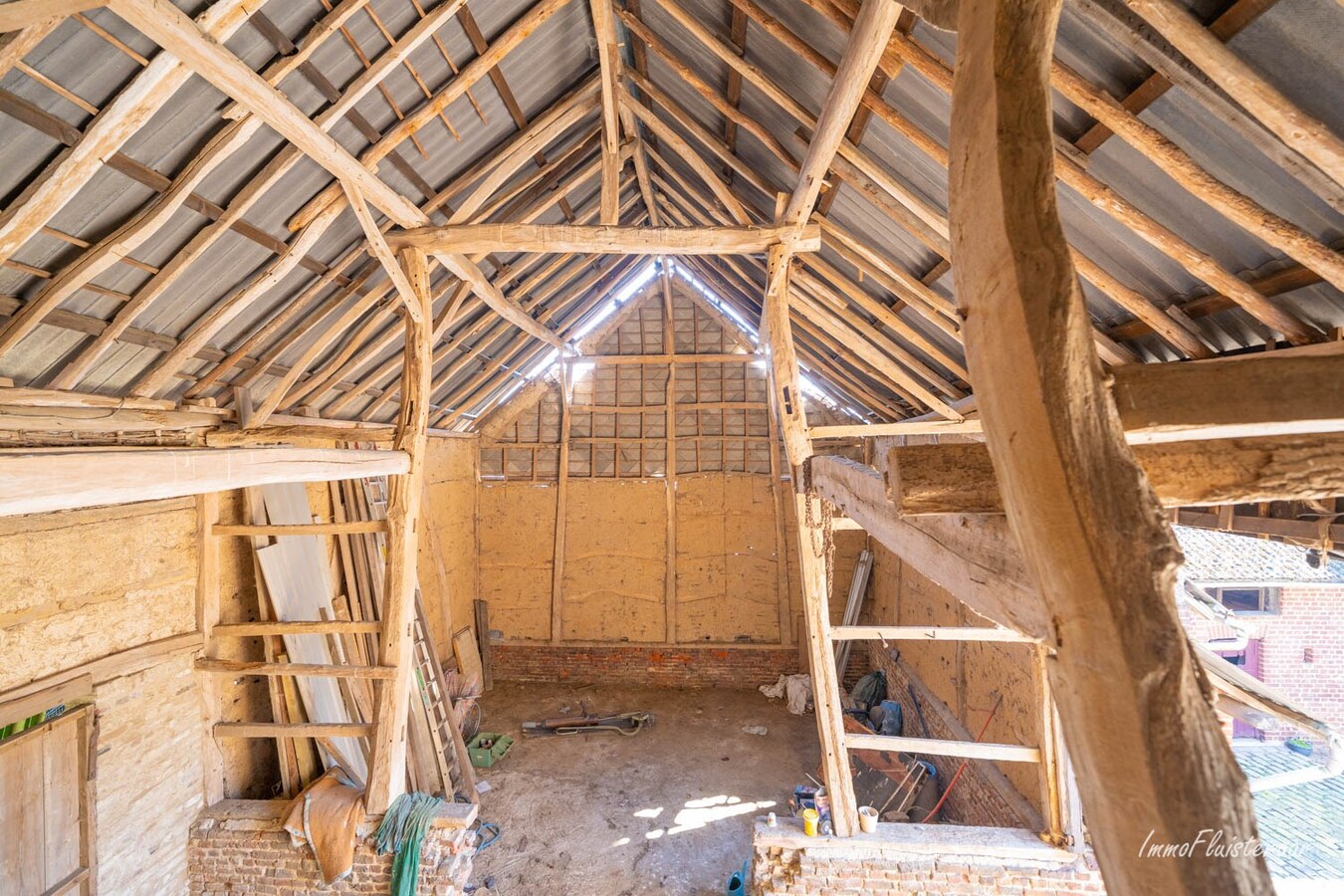 Ferme carr&#233;e &#224; r&#233;nover sur environ 60 ares &#224; Borlo (Gingelom) 