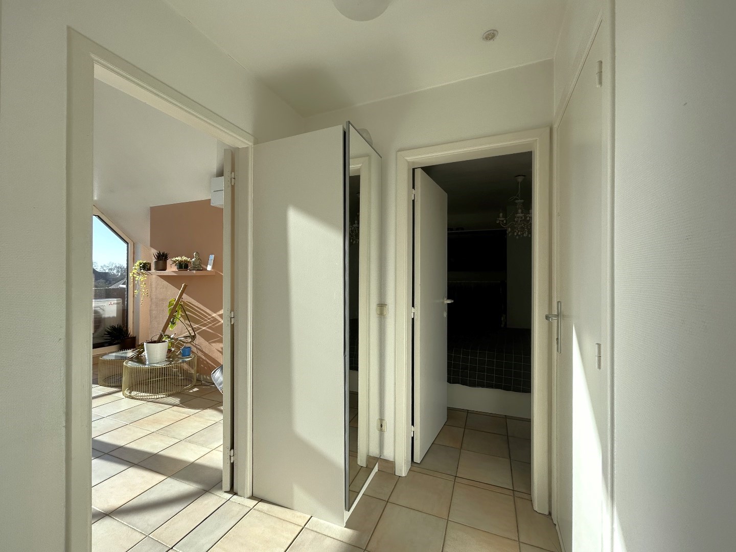 Instapklaar dakappartement met groot terras in het centrum van Geel 