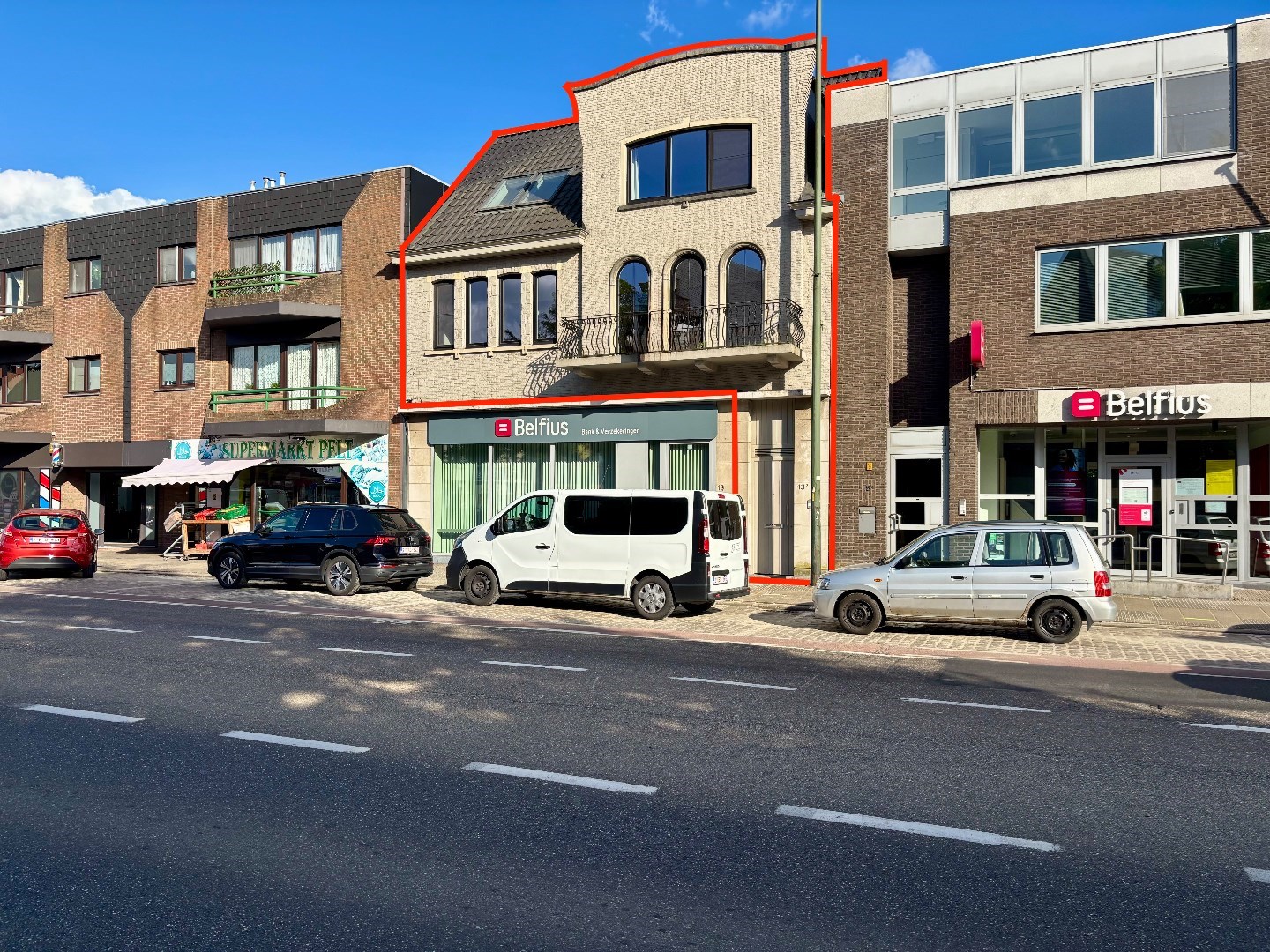 Instapklare duplex met 3 slpk. &amp; ruim terras (100 m&#178;) in hartje Neerpelt 