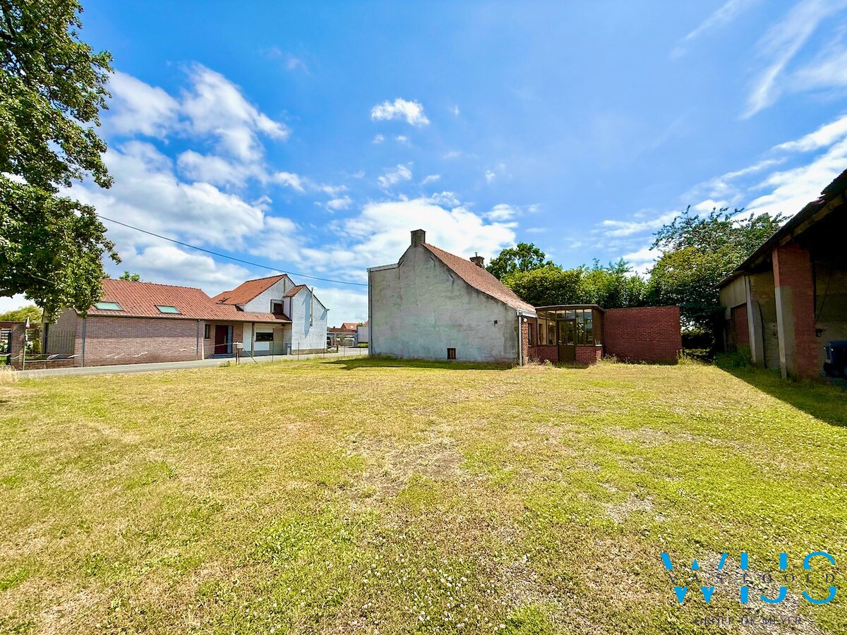 Af te breken woonhuis op 1.104m&#178; op TOPLOCATIE ! 