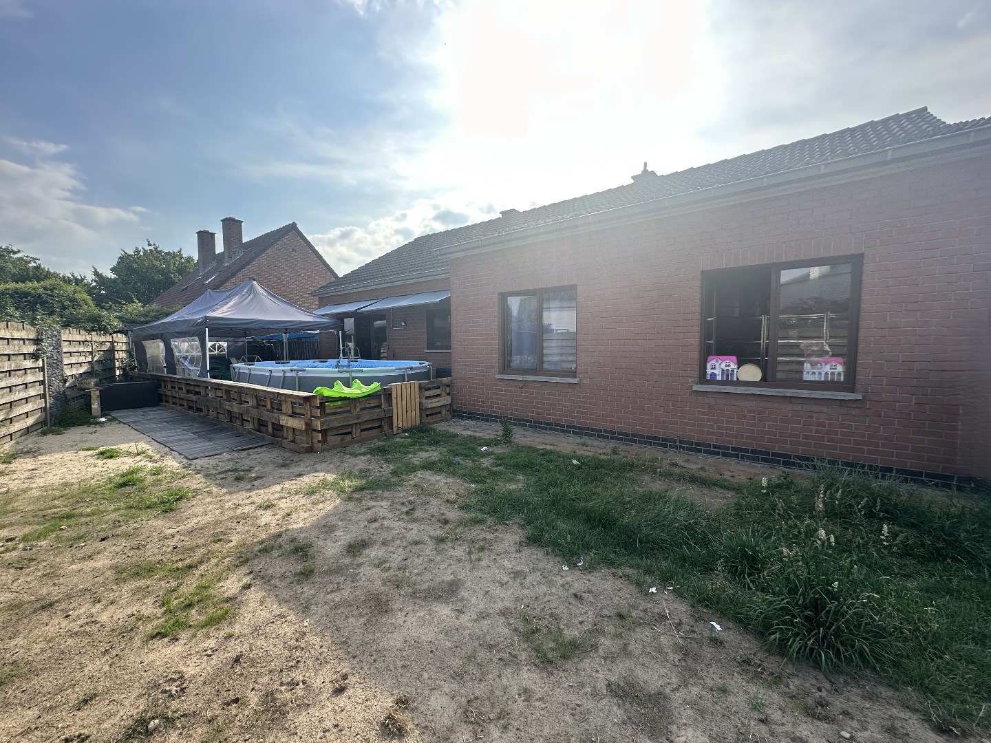 Vrijstaande op te frissen woning op rustige locatie 