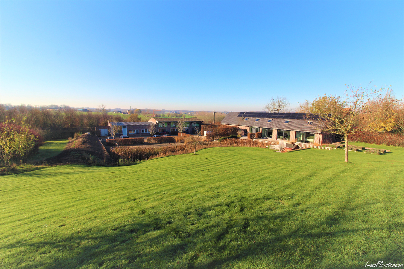 Magnifique maison avec grande annexe et pr&#233;s sur environ 2ha &#224; Bi&#233;v&#232;ne (Brabant Flamand) 