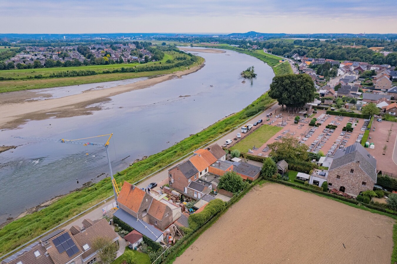 Opknapper met indrukwekkend uitzicht op de Maas 