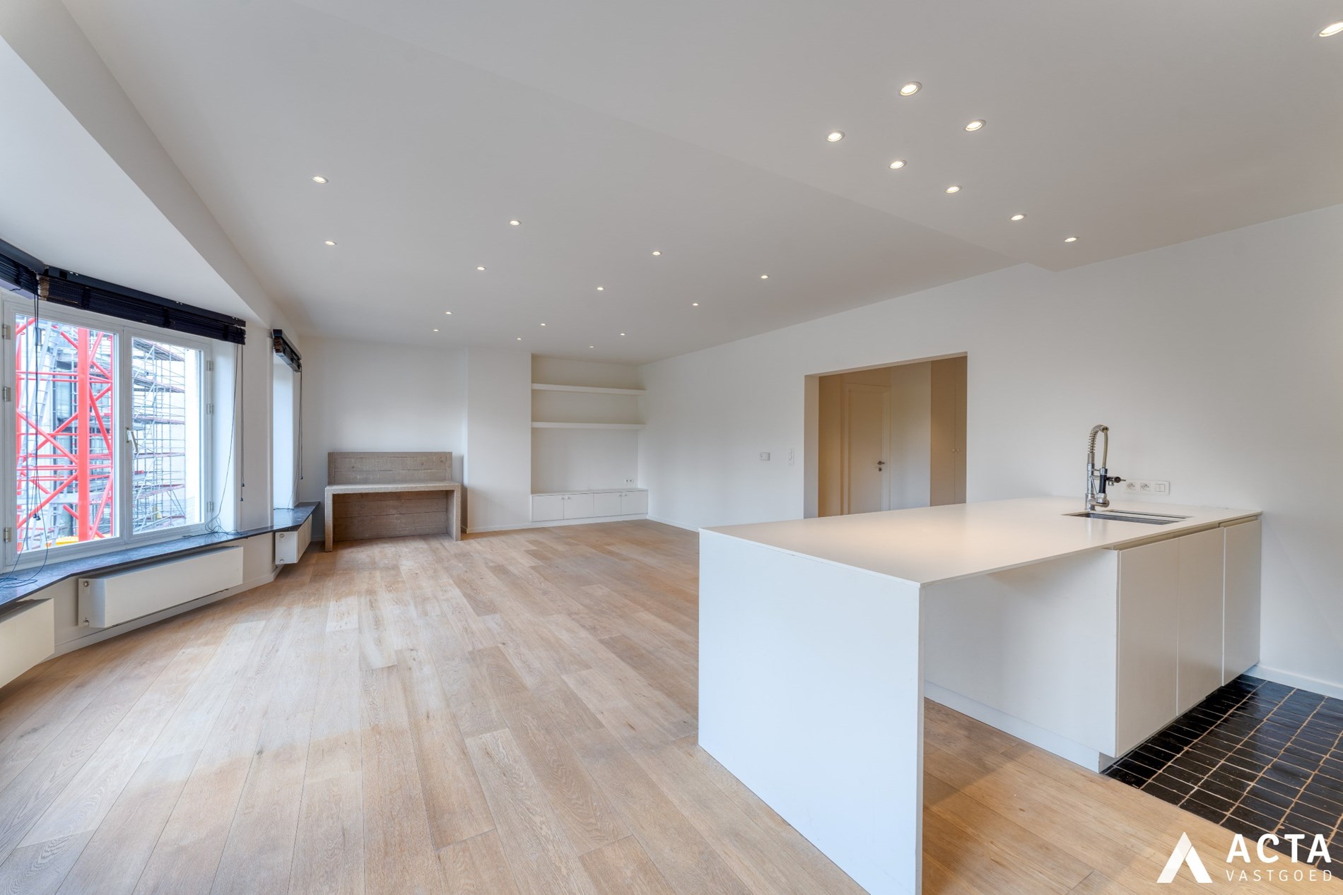 Ruim instapklaar appartement met twee slaapkamers in het centrum van Oostende 