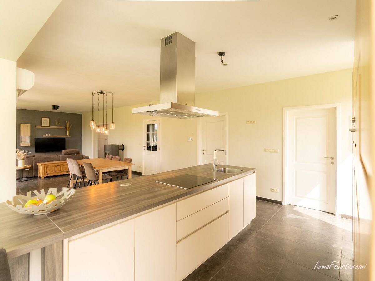 Prachtige hippische accommodatie op ca. 2,4 ha te Meerle/Hoogstraten 