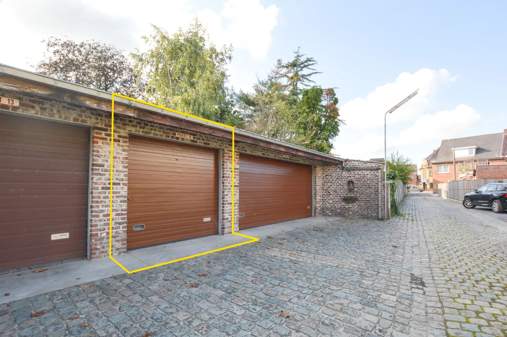 Ruime garage (15,60 m²) in het centrum van Aartrijke