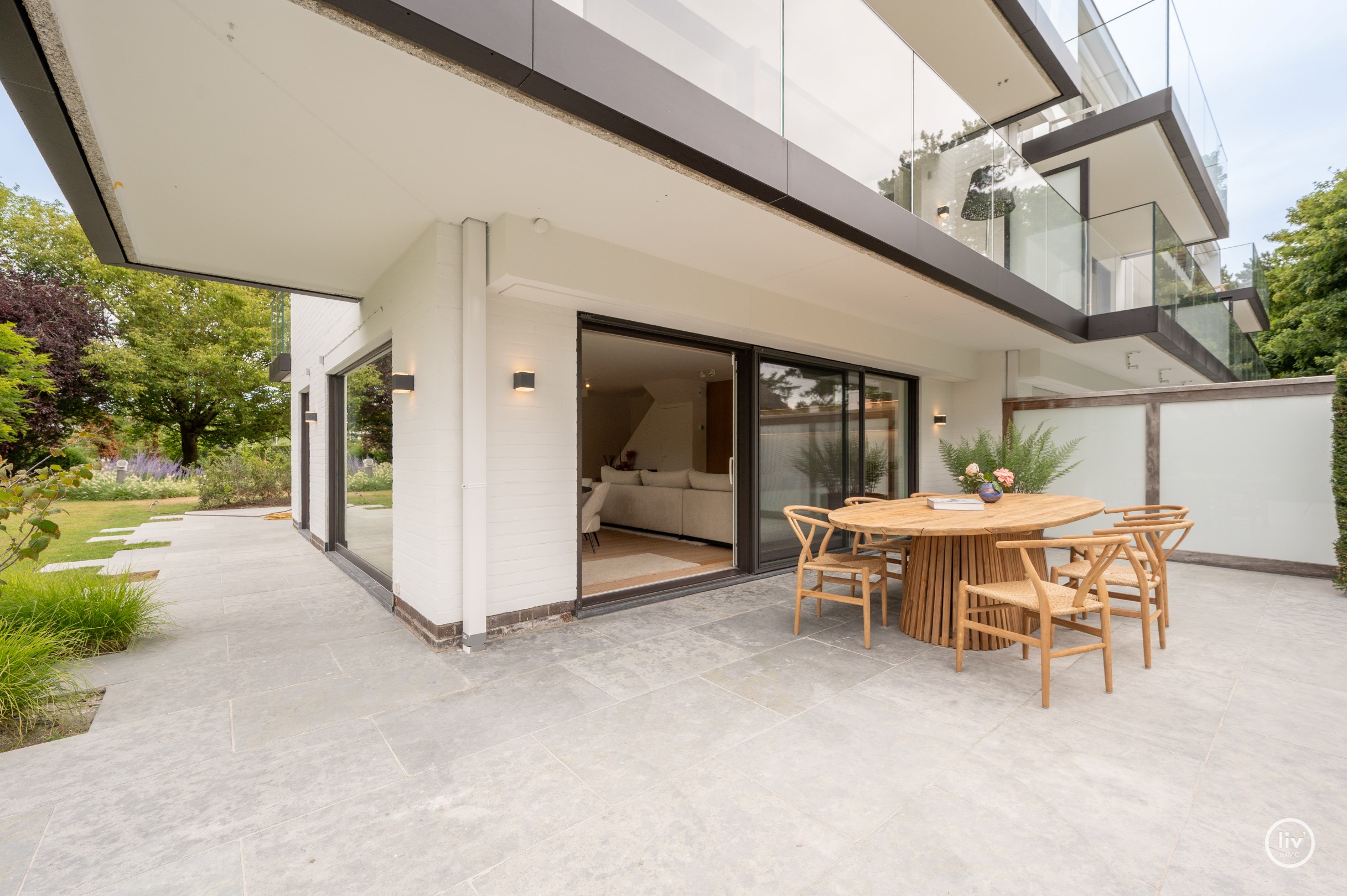 Magnifiek tuinappartement met zonovergoten tuin in het hart van het Zoute. 