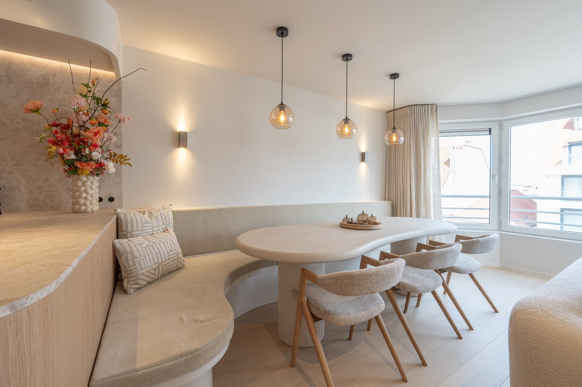Appartement enti&#232;rement r&#233;nov&#233; et pr&#234;t &#224; emm&#233;nager avec 3 chambres dans un emplacement privil&#233;gi&#233; &#224; Knokke. 