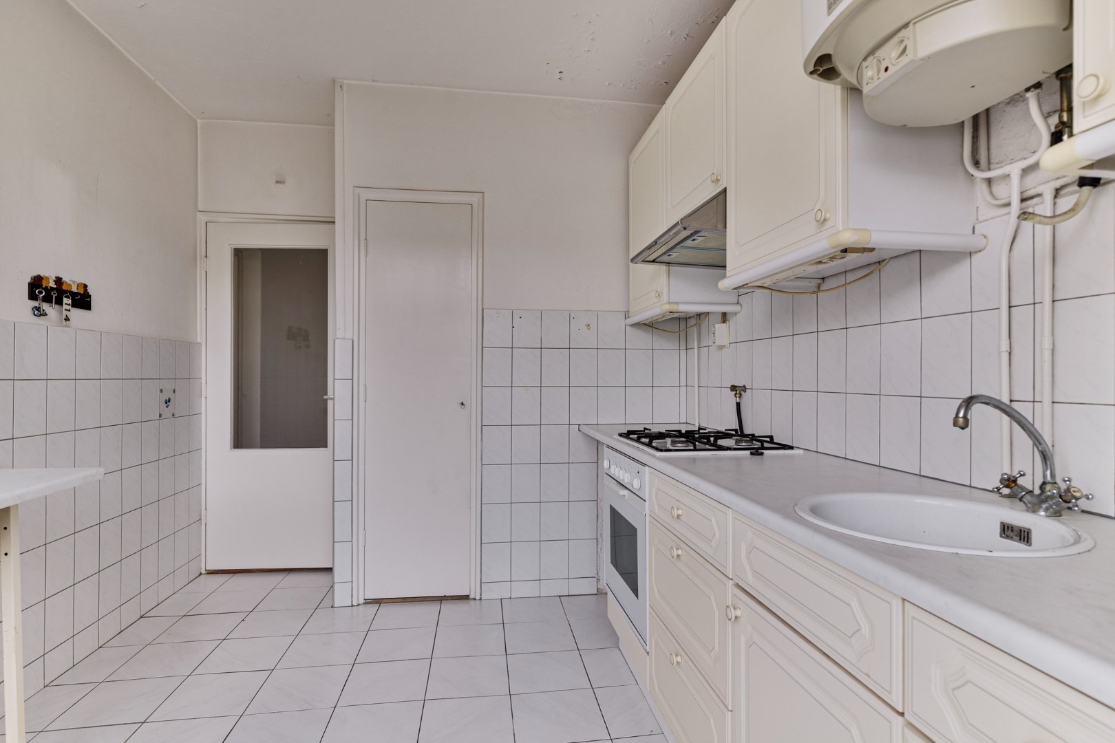 Handige starters  opgelet dit is uw kans ! 3 kamer appartement van 74 m2 op de 1e etage op Top locatie. 