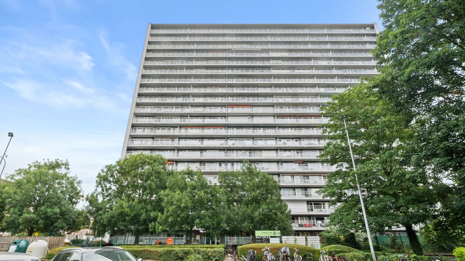HEVERLEE - grote studio met panoramisch zicht en groot terras 