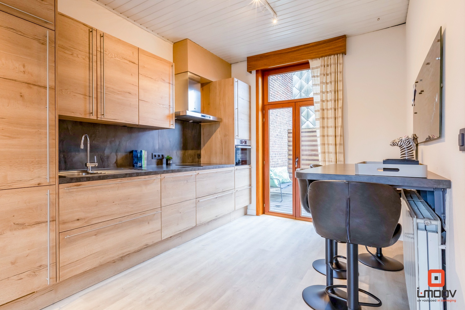 Charmante en lichtrijke bel-etage woning 