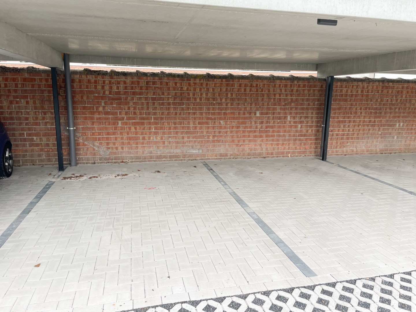 Nieuwe carport ter beschikking op wandelafstand van centrum Olsene 