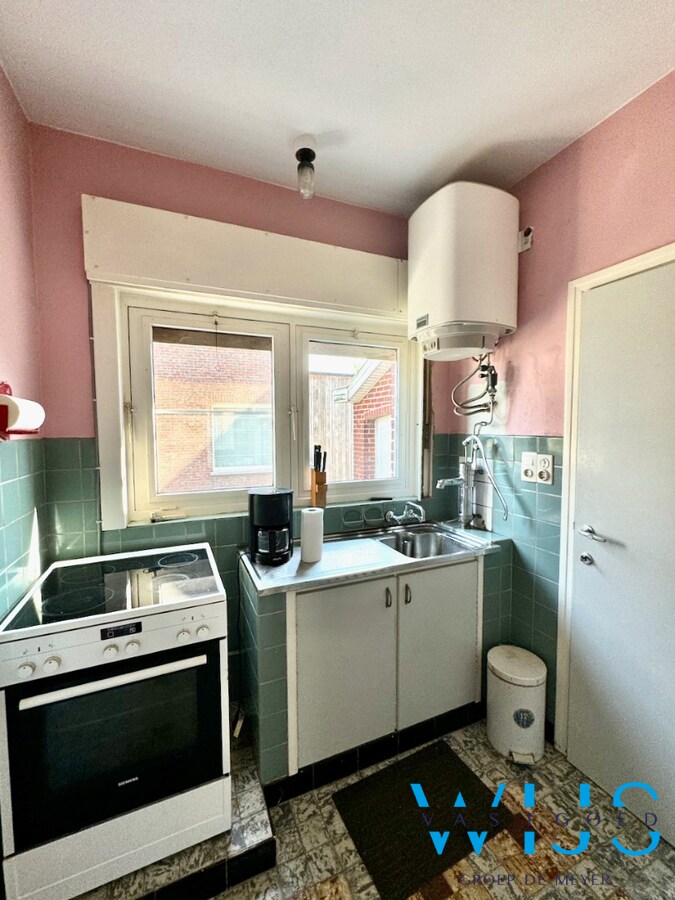 Woonhuis op een perceel van 3.848 m&#178; te Sleidinge ! 