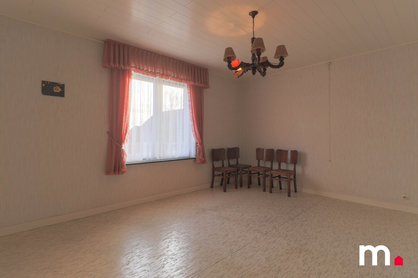 Goed gelegen woning met 3 slaapkamers en loods (150 m2)  te Deerlijk ! 