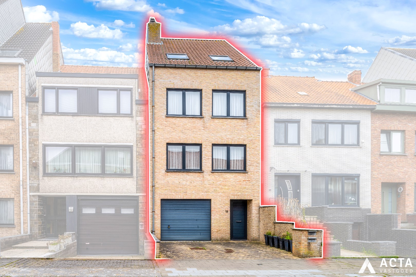 Recente instapklare gezinswoning met  drie slaapkamers en garage gelegen in Mariakerke! 