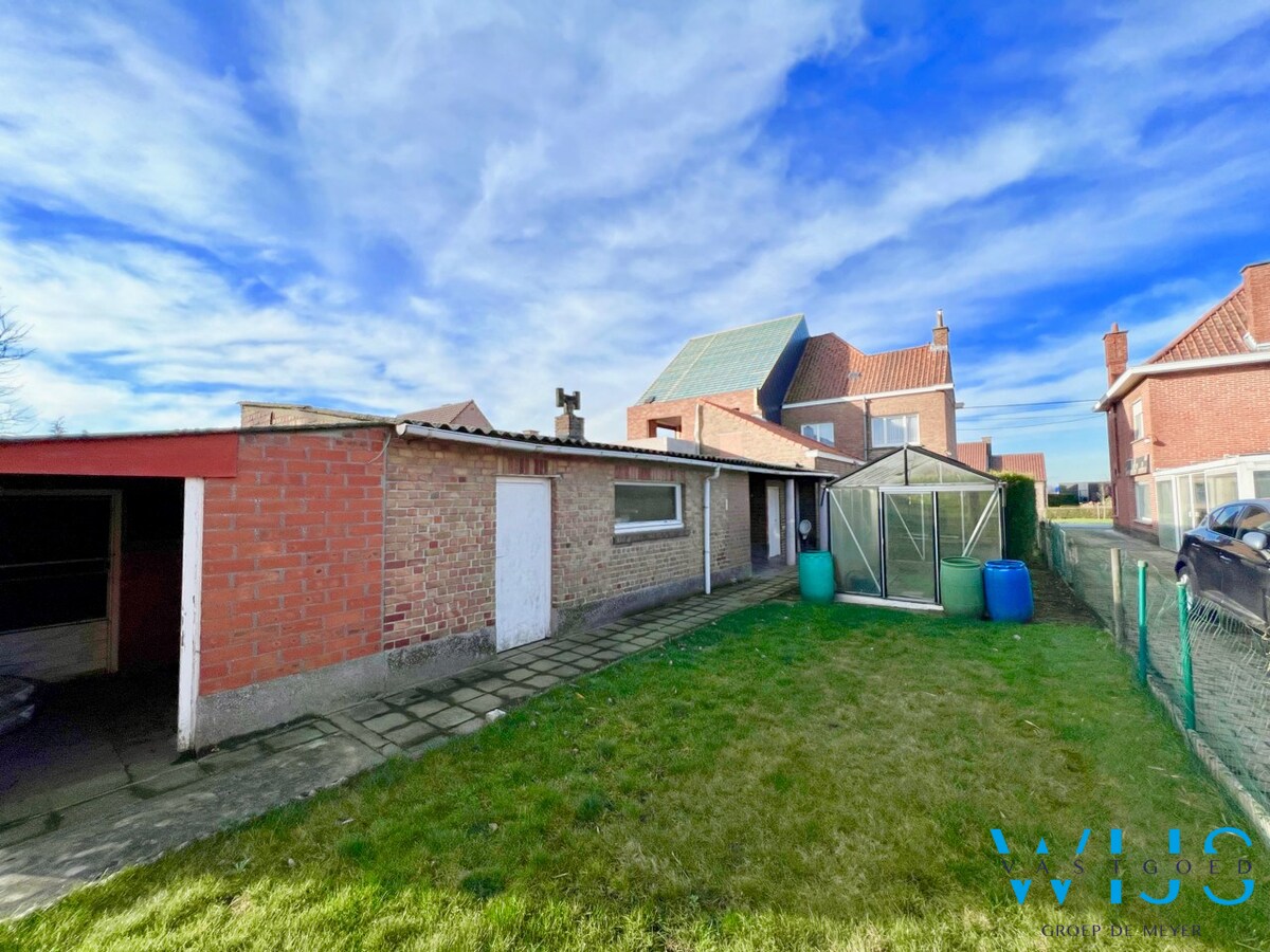 Stevig woonhuis op TOPlocatie te Waarschoot ! 