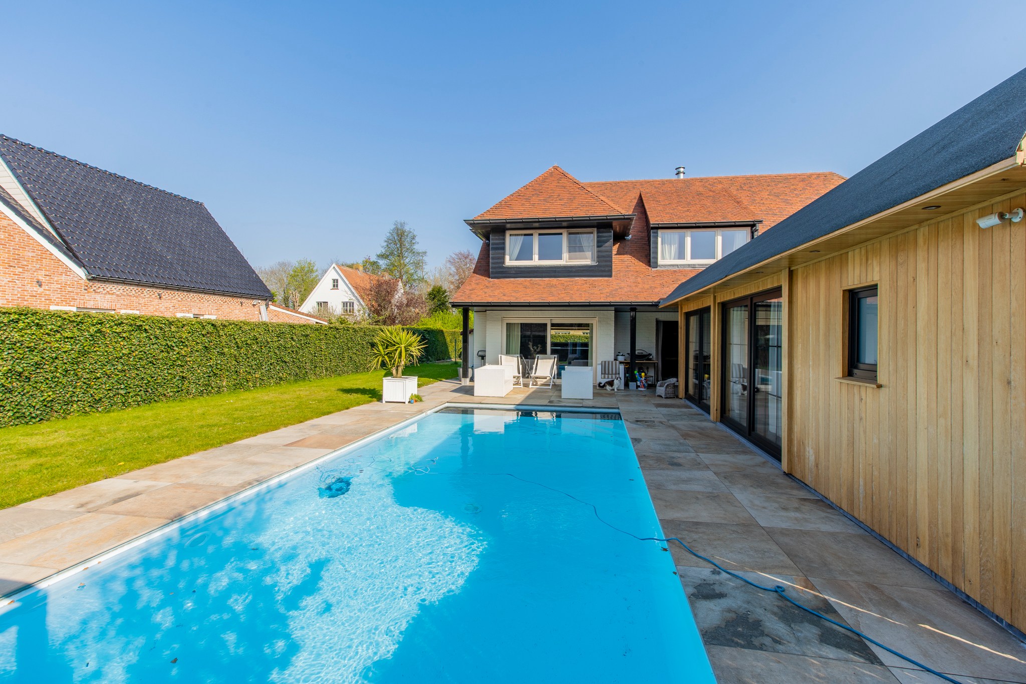 Ruime villa met tal van mogelijkheden in rustige, residenti&#235;le omgeving 