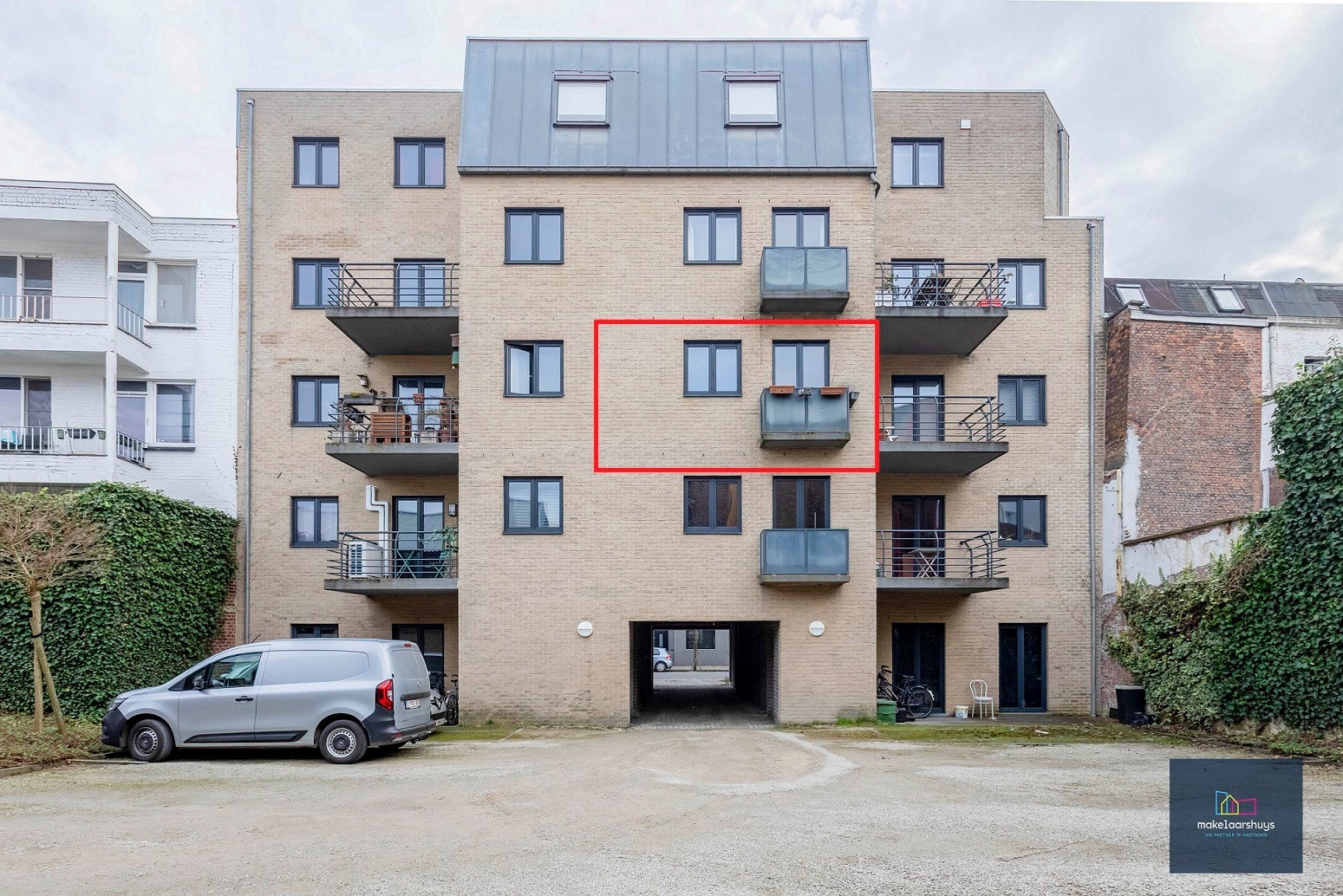 Zeer verzorgd 1-slaapkamerappartement met balkon en staanplaats 
