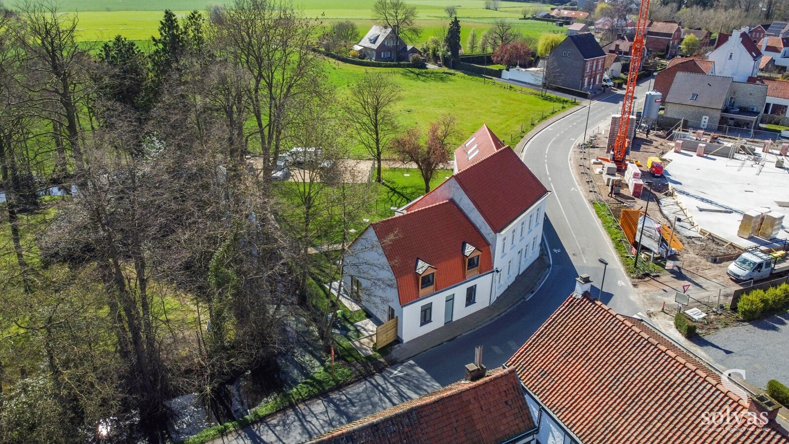 Charmante woning, gerenoveerd, nabij het centrum van Zomergem 