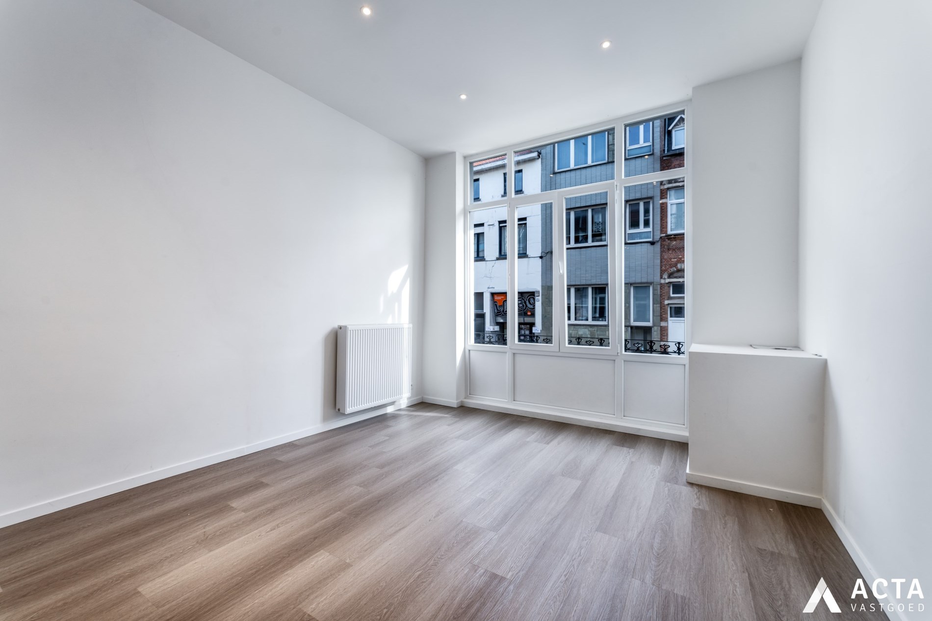 Gerenoveerde opbrengstwoning met twee appartementen in centrum Oostende 