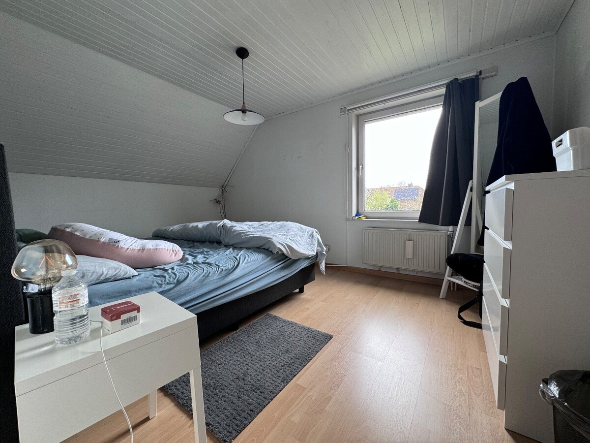 Alleenstaande woning met 3 slaapkamers en garage te Snaaskerke 