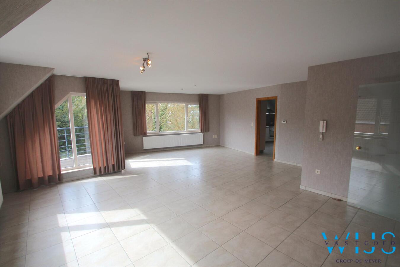Prachtig lichtrijk 3 slaapkamerappartement van 115m&#178; te ERTVELDE 