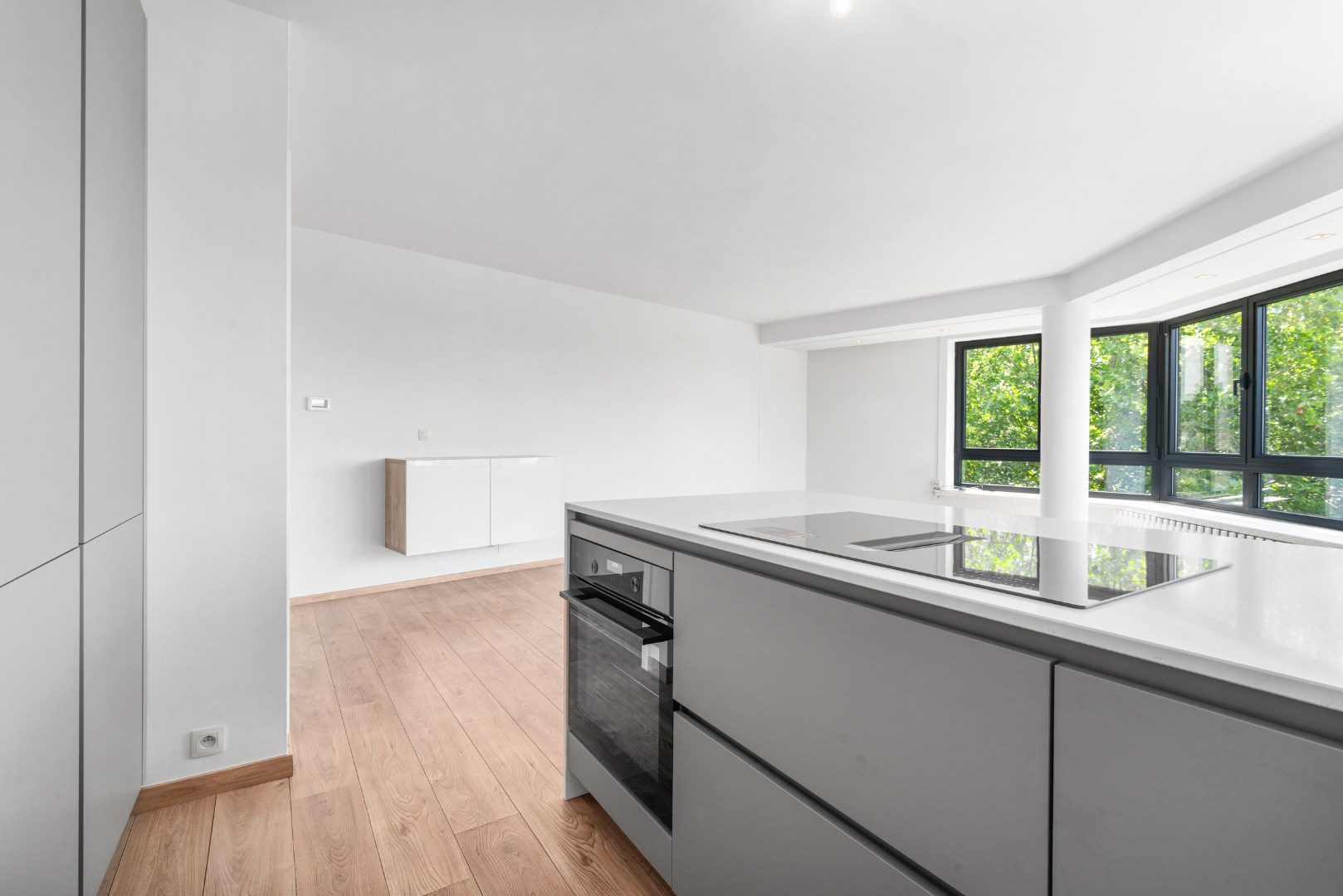 Instapklaar ruim hoek appartement met prachtig open zicht 