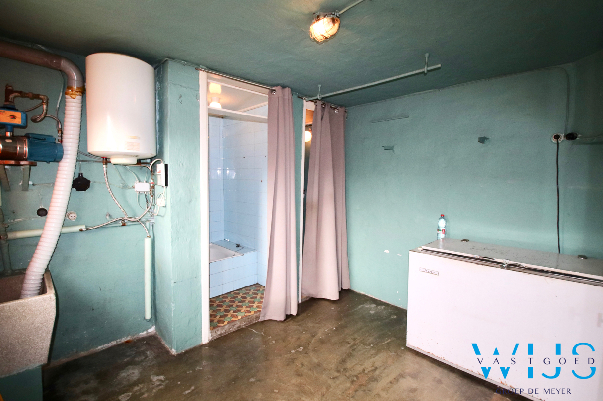 Op te frissen gezinswoning met 3 slaapkamers &amp; tuin te ERTVELDE! 