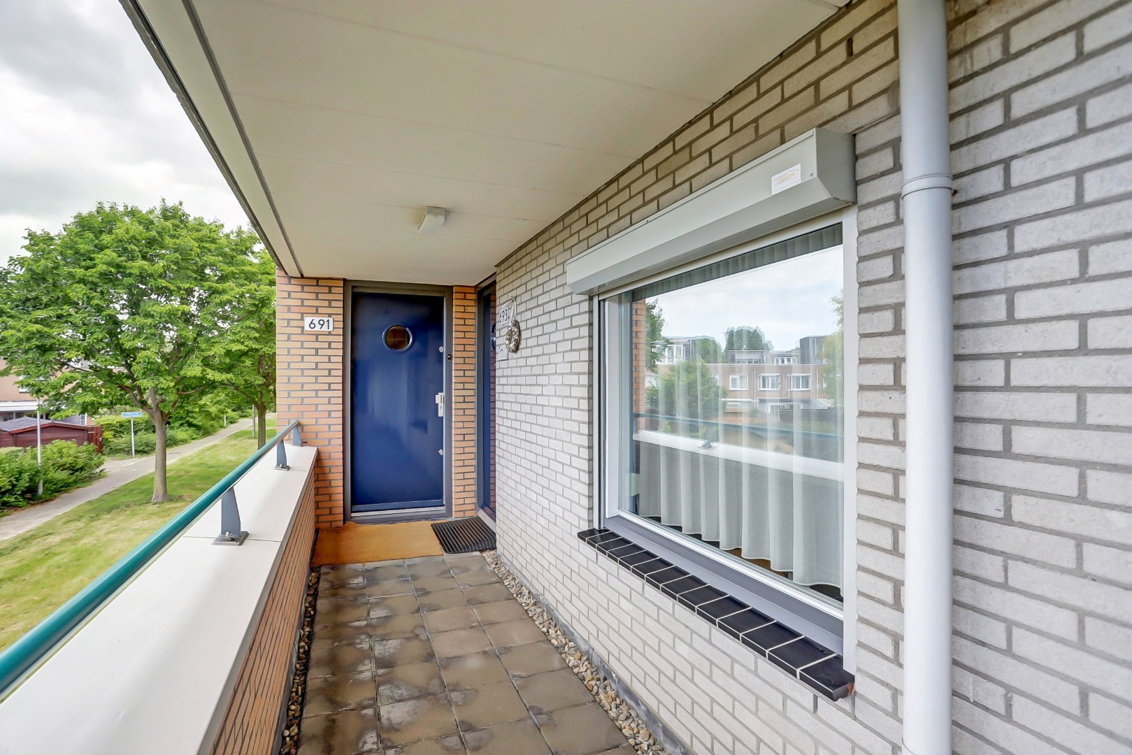Op een fantastische locatie gelegen 3-kamer woning op de 1e etage met uitzicht op &quot;de Vijver&quot; van Prinsenland. 
