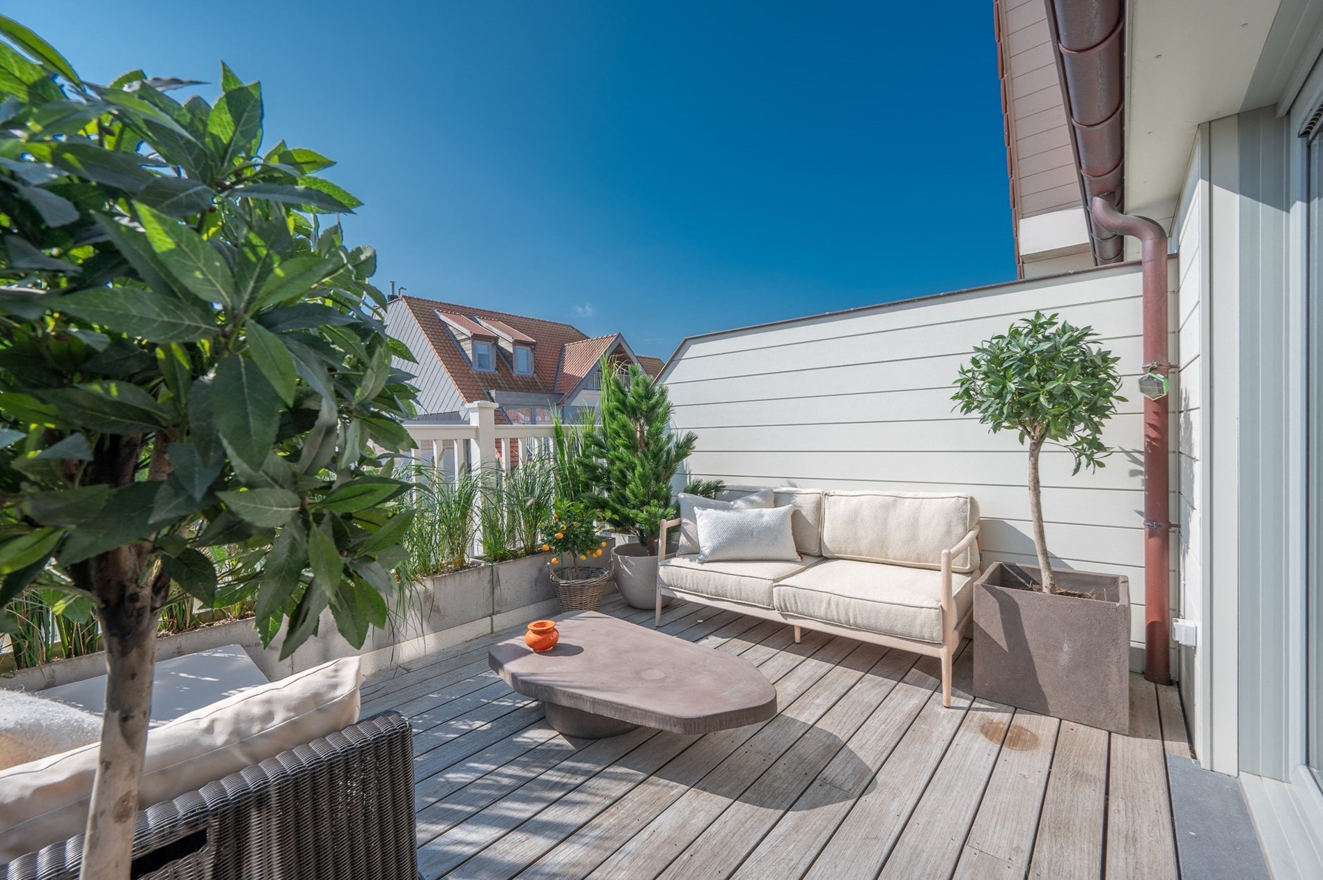 Magnifique appartement spacieux de 2 chambres avec de grandes terrasses situ&#233; au centre de la Zoutelaan &#224; Knokke (avec possibilit&#233; de cr&#233;er une 3&#232;me chambre) 