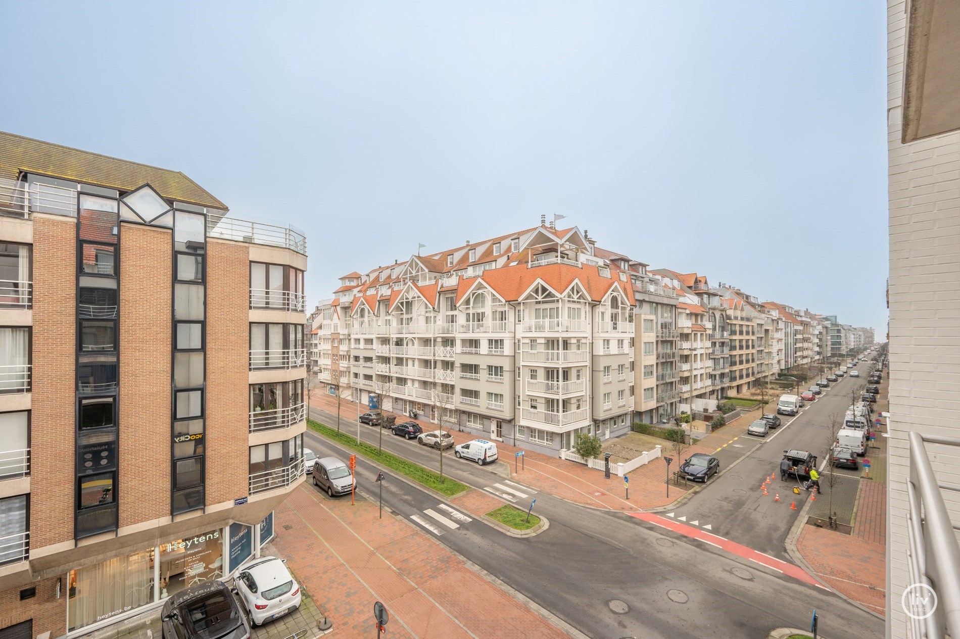 OPENDEURDAG Zaterdag 05/07 - tussen 10u-12u (Elizabetlaan 102): Prachtig gerenoveerd 3 slaapkamerappartement met aangenaam zonneterras gelegen vlakbij de Lippenslaan te Knokke. 