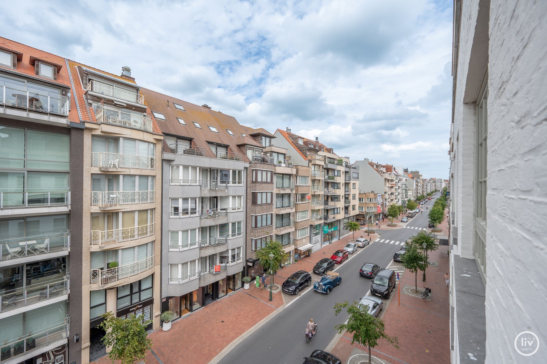 Superbe appartement d&#39;ANGLE avec 3 chambres situ&#233; dans une r&#233;sidence r&#233;cente sur l&#39;avenue Dumortier &#224; Knokke. 