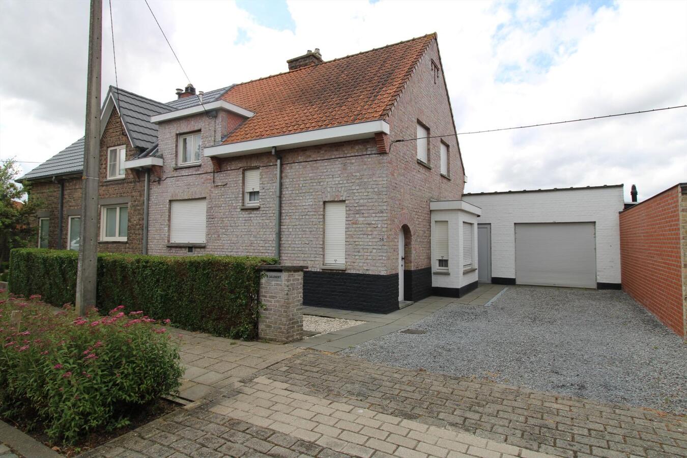 Woning met 3 slaapkamers en tuin met ruime werkplaats te Roeselare 