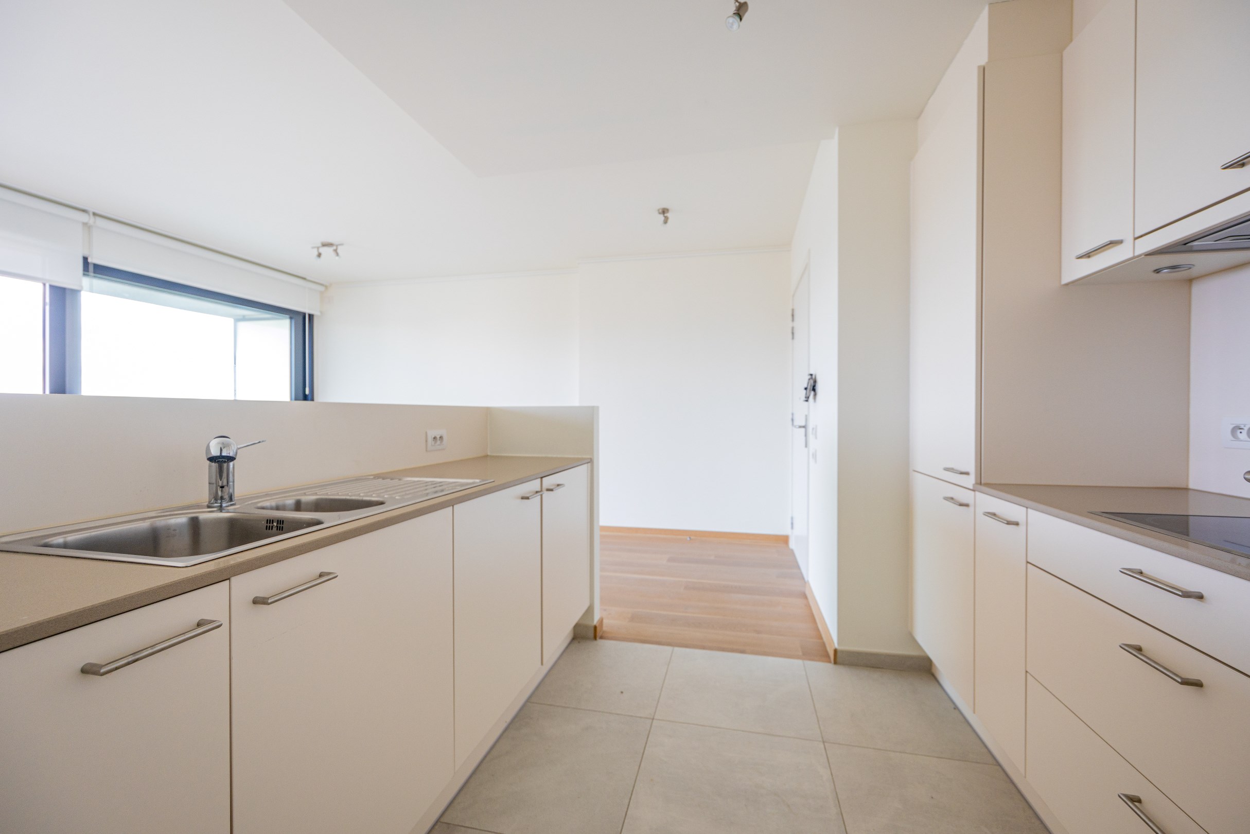 MODERNE ASSISTENTIEFLAT NABIJ HET CENTRUM 