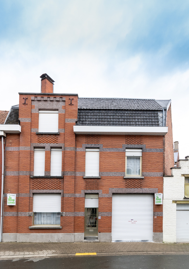 Statige woning met 3 slaapkamers en garage in centrum Roeselare 