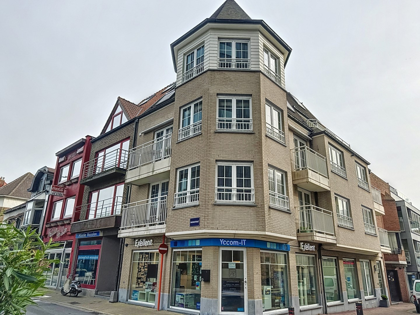 Zeer ruim duplex appartement in centrum Knokke-Heist 