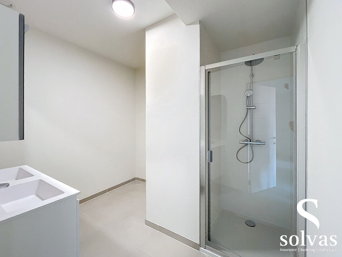 Nieuw appartement met 2 slaapkamers in Aalter, standaard afwerking, bouwjaar 2022, 95.82m&#178; bewoonbare oppervlakte, 1 badkamer 