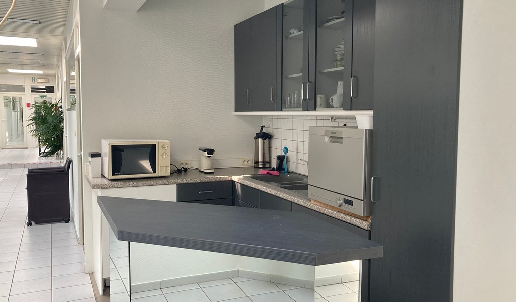 Kantoren en opslagruimte te huur in New Westral Business Center in Nazareth