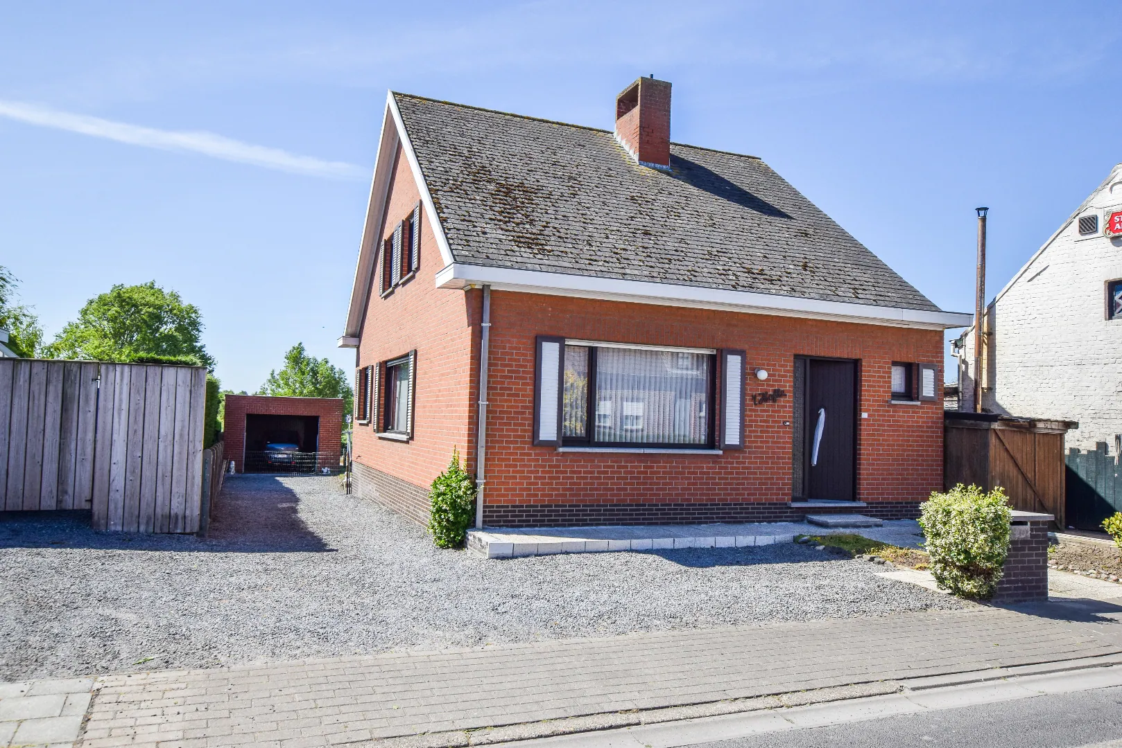 Halfopen woning op 723 m2 in Handzame!